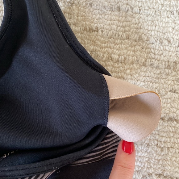 Armour sports top - Picture 5 of 5